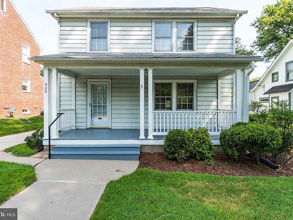 1st image of 909 William St