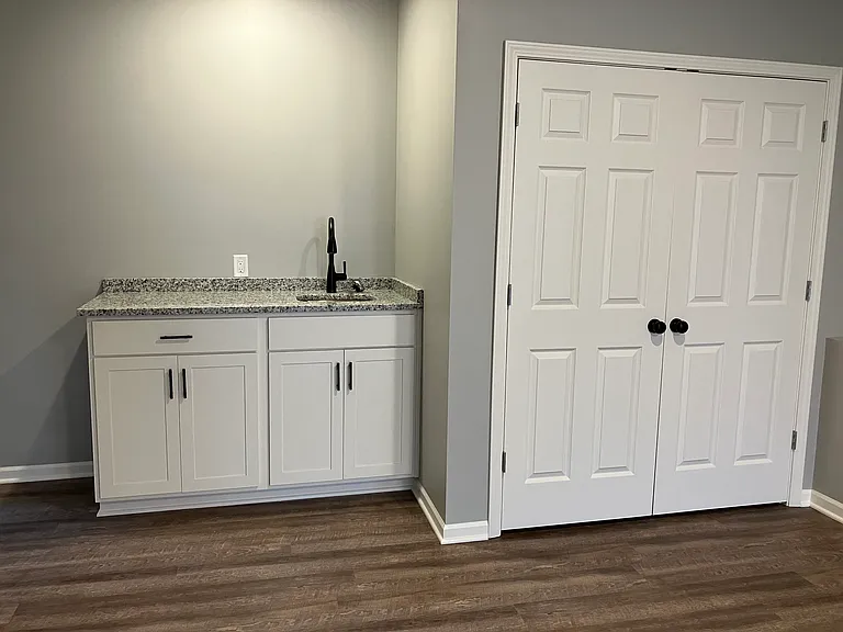 605 Washington St — Photo 11