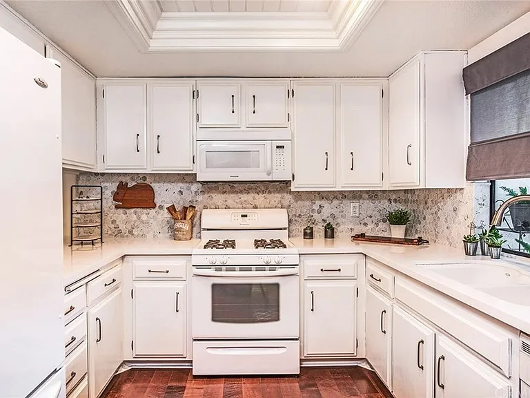 2510 E Willow St #208 — Photo 5