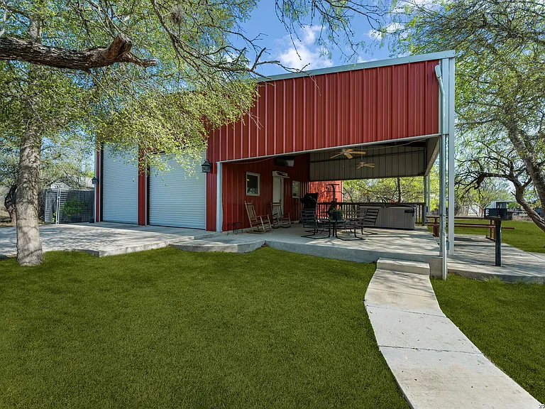 360 Private Road 4619 — Photo 31