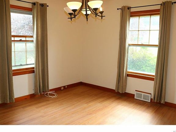 4th image of 21 Stevenson Ave