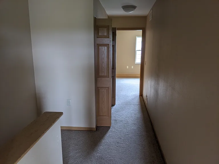 5733 Lexington St — Photo 14