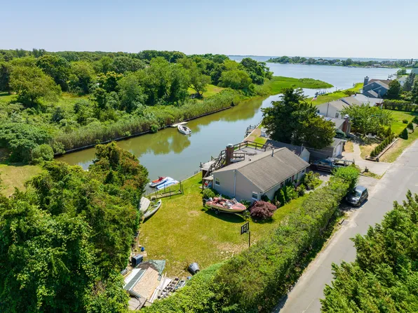 10 Landing Ln, Southampton, NY 11968