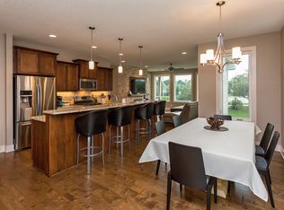 7170 Cody Dr UNIT 1000, West Des Moines, IA 50266