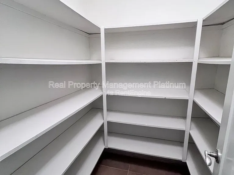 9193 N Fowler Ave — Photo 23