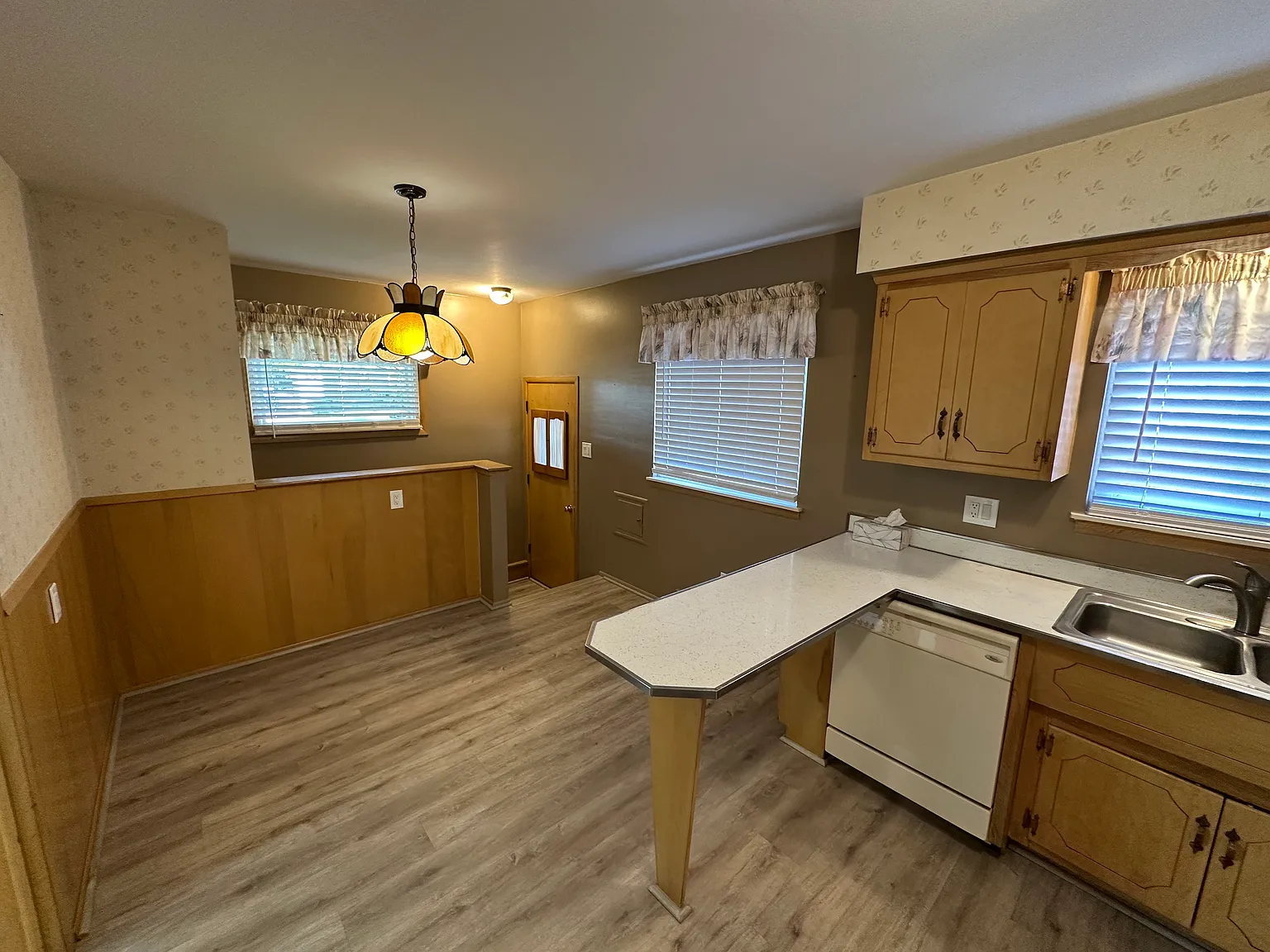 3 bed, 1000 sqft, $2,000 — Photo 3