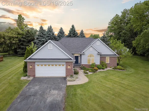 4248 W Four Lakes Dr, Linden, MI 48451