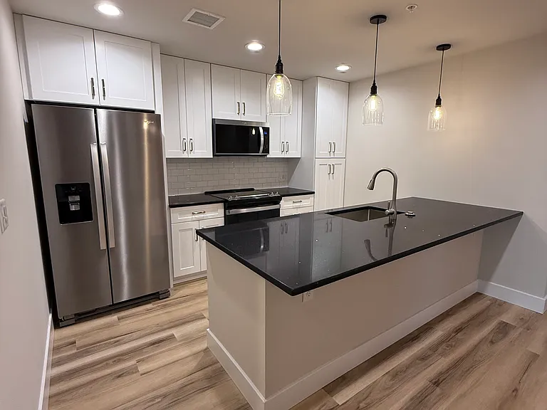 2 Bed, 2.5 Bath - 1,719 sqft