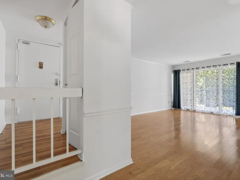 11260 Chestnut Grove Sq #139 — Photo 4