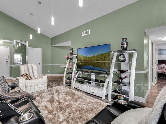 5th image of 3875 Atrium Dr #U-5