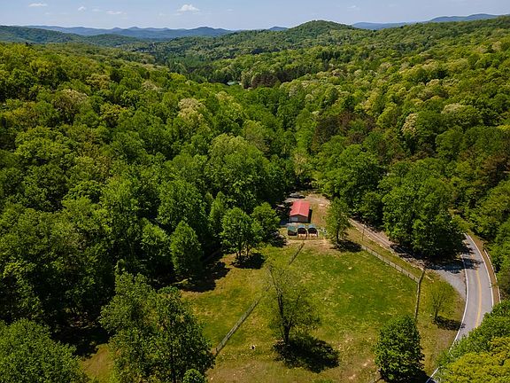 2nd image of 3 Doublehead Gap Rd