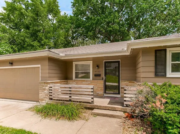 9733 Walnut St, Kansas City, MO 64114
