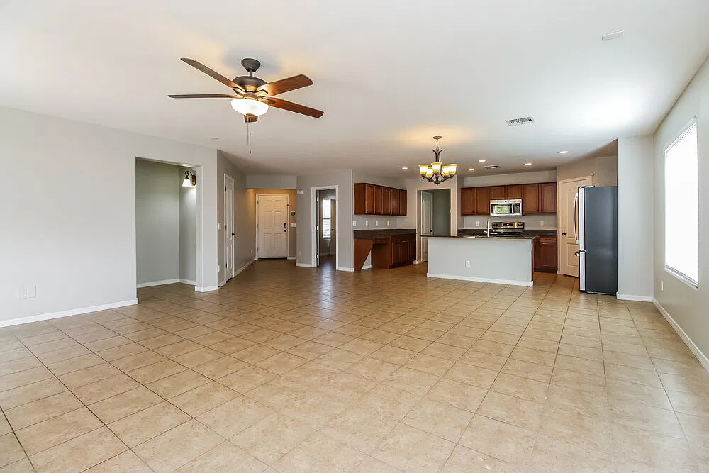4 bed, 2.0 bath, 1818 sqft, $2,200 — Photo 3