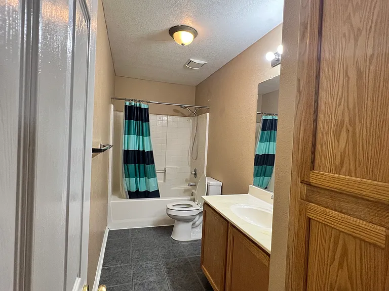 2145 Moore Dr — Photo 9