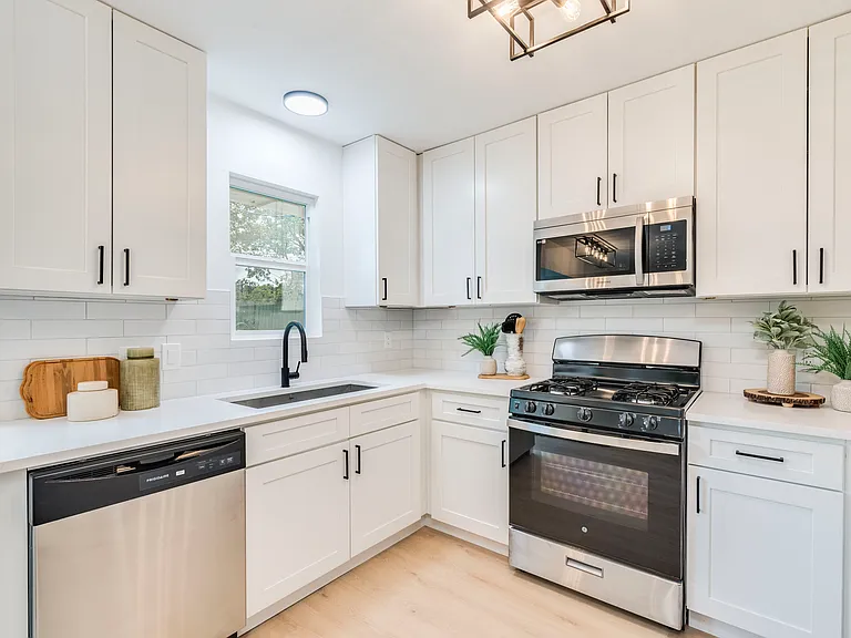 9606 Dallum Dr — Photo 4
