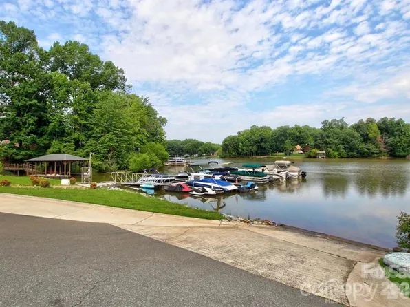 146 Comata Rd, Mooresville, NC 28117