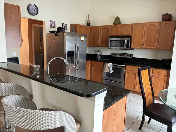 602 SW Kenyoun St, Port Saint Lucie, FL 34983