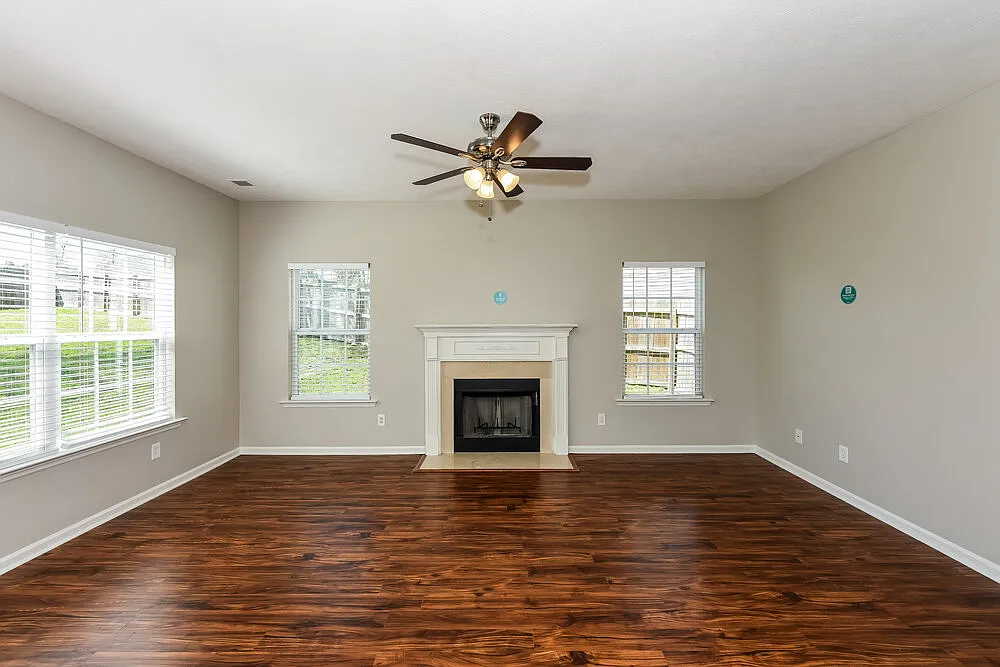 3 bed, 2.5 bath, 1676 sqft, $2,190 — Photo 4