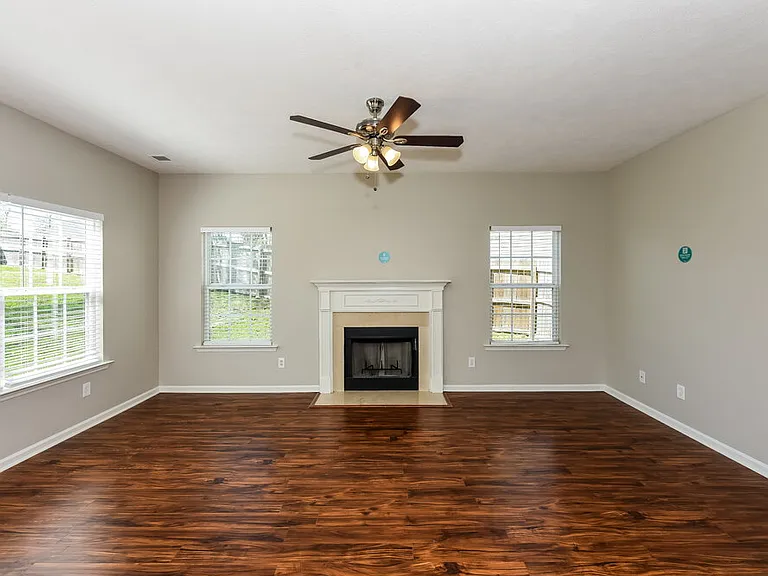 817 Sandworth Cv — Photo 4