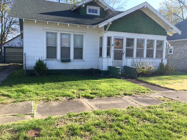 1st image of 313 E Market St