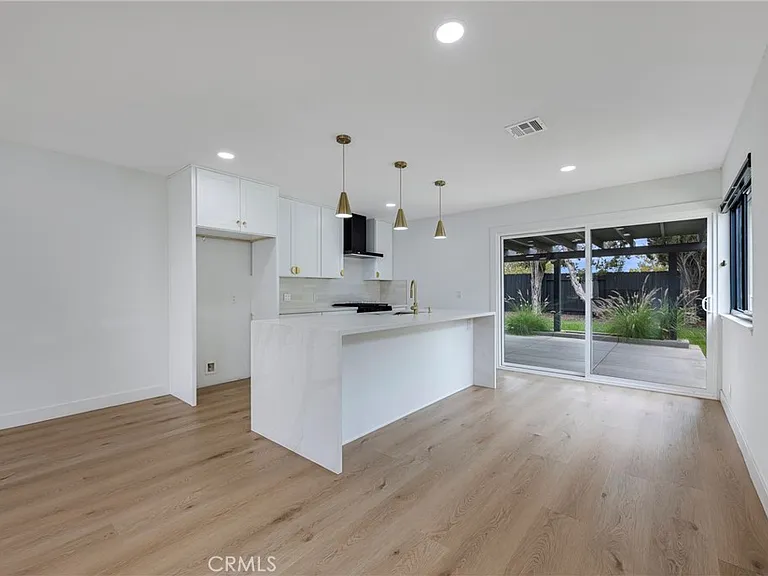 5402 Jefferson St — Photo 32