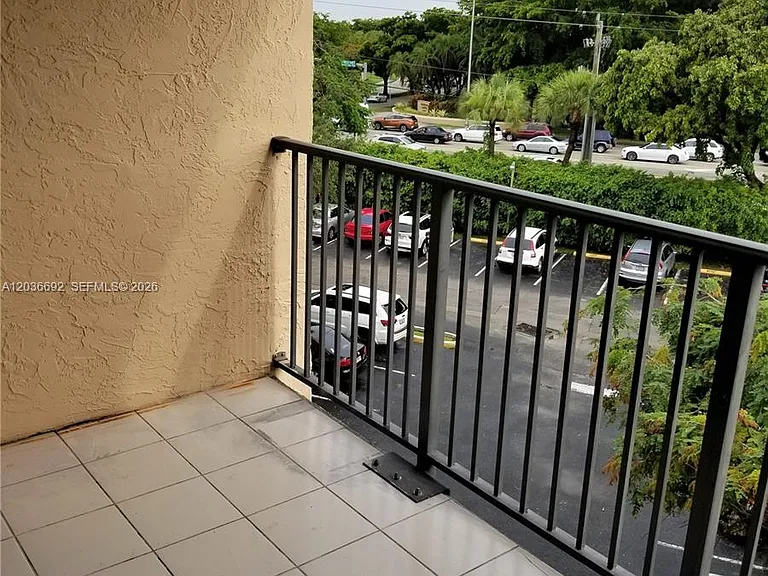 14201 N Kendall Dr #405D — Photo 9