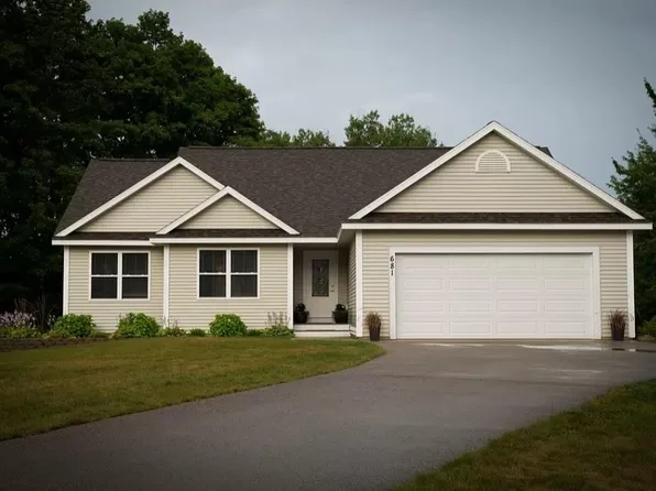 681 Becca Ln, Traverse City, MI 49685