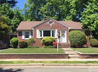 16 Henry St, Metuchen, NJ 08840