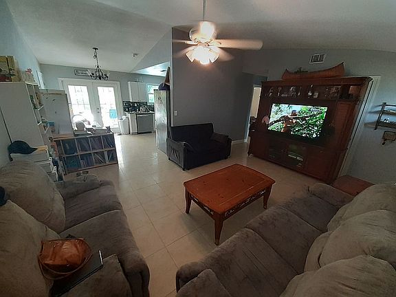 Living into dining/kitchen