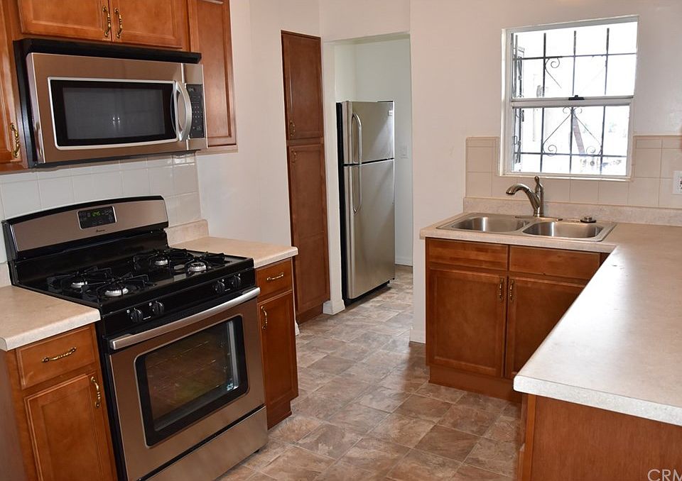 2nd image of 2820 Winter St