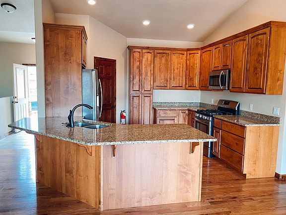 3rd image of 4305 Chippewa Dr