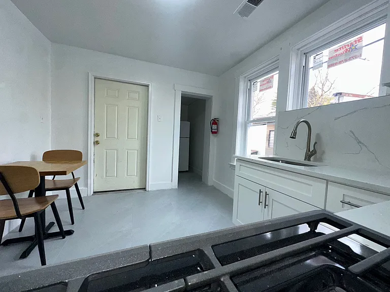 336 Broad St — Photo 21