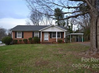 3751 Seaman Dr, Charlotte, NC 28217