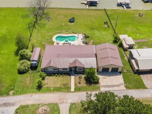 174 Lake Front Dr, Trinity, TX 75862
