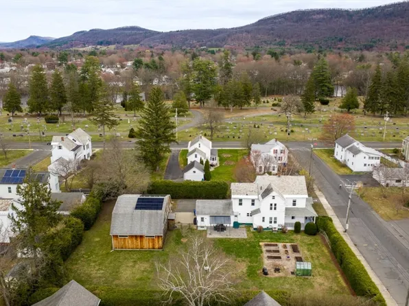89 Garfield Ave, Easthampton, MA 01027