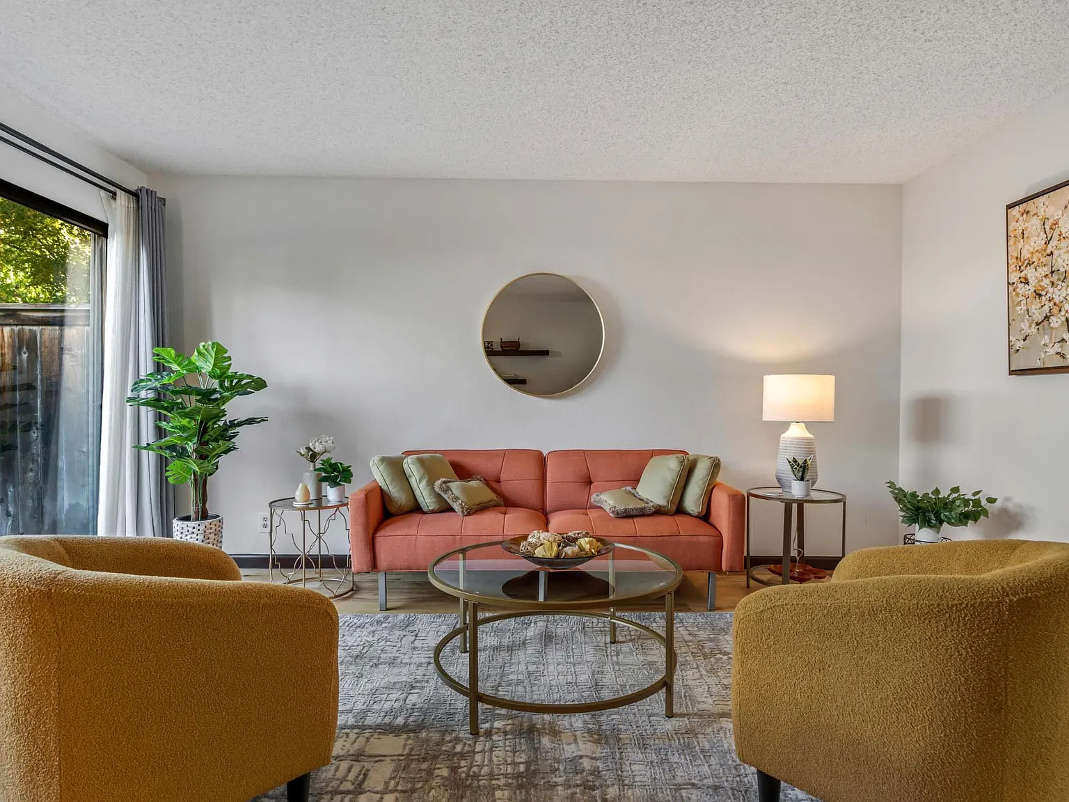 2 bed, 1.5 bath, 1081 sqft, $2,800 — Photo 2