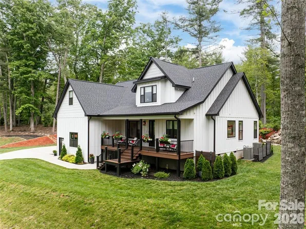 99 Timber Ridge Cir, Leicester, NC 28748