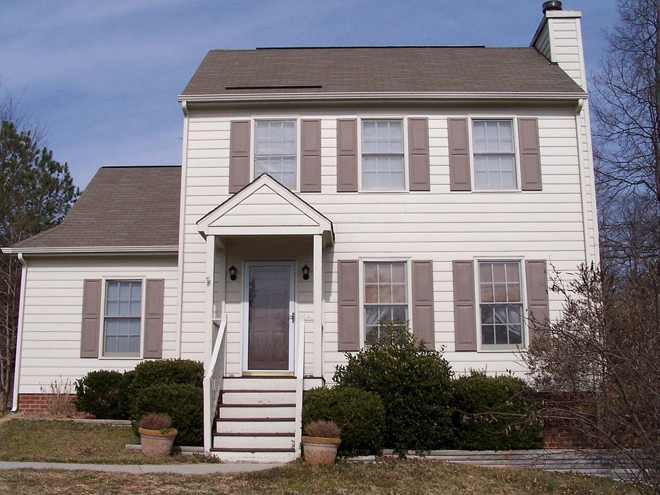 Exterior painted 5 years ago.