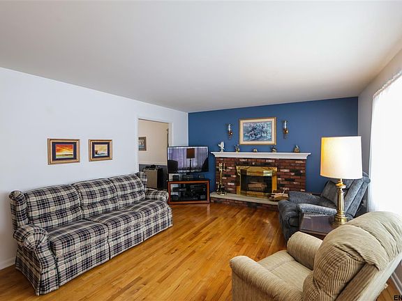 5th image of 13 Dublin Dr