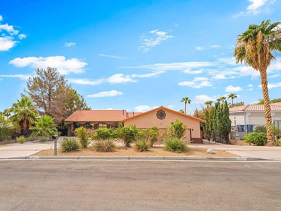 2nd image of 2817 La Mesa Dr