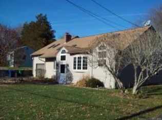 16 7th Ave, Waterford, CT 06385