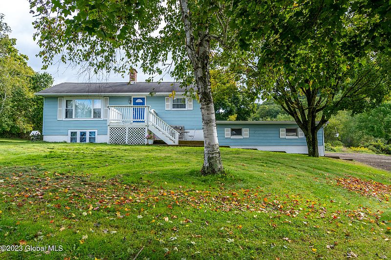 2nd image of 260 Cottrell Road