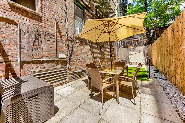 Rented by Blip LLC | media 25