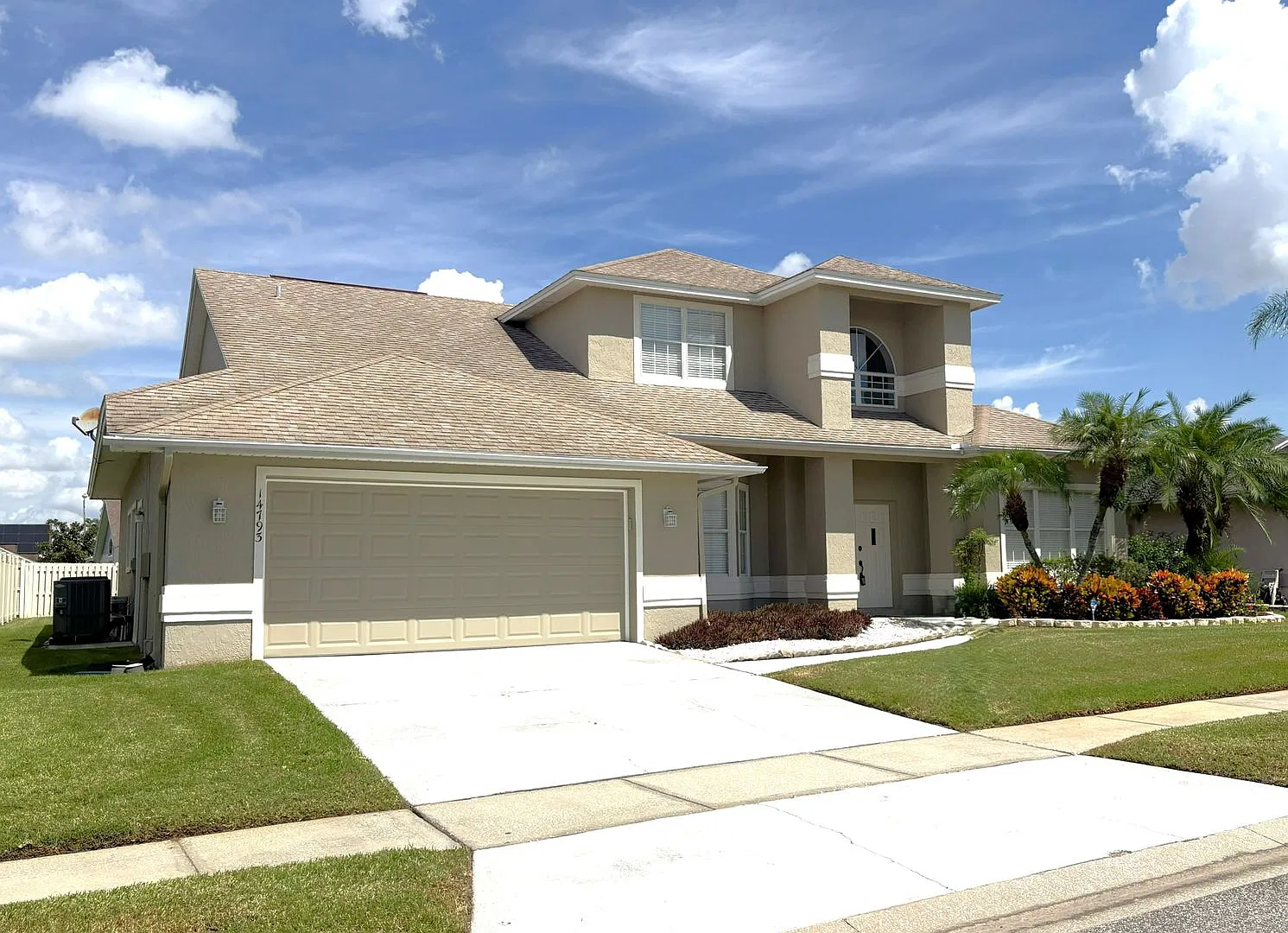 Beautiful 4 Bedroom 3.5 bath plus Bonus Room in Eagle Lending! — Photo 1