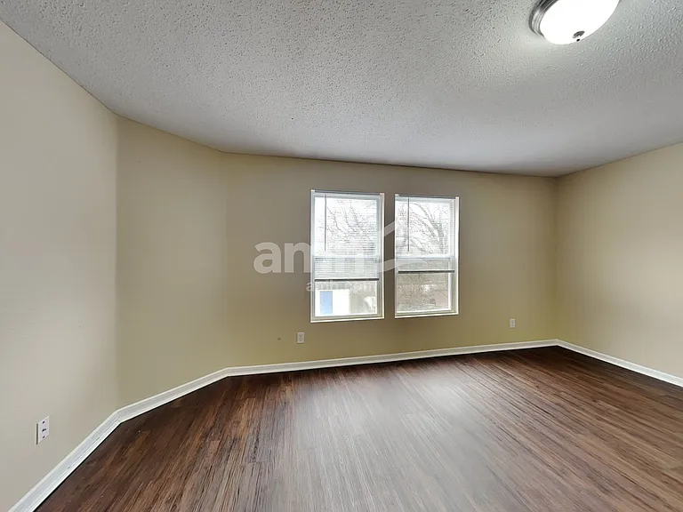 933 Balto Dr — Photo 10
