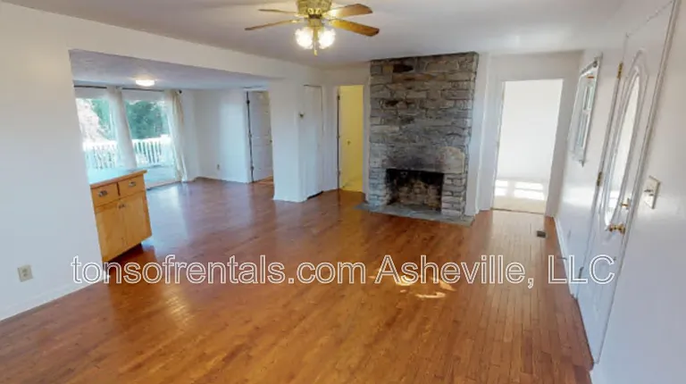 1051 Upward Rd — Photo 3