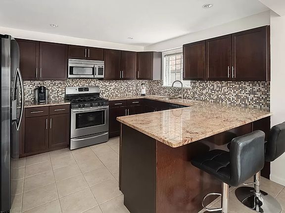5th image of 2158 Ocean Ave APT 6B