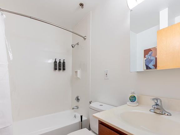 3rd image of 1463 Park Ave