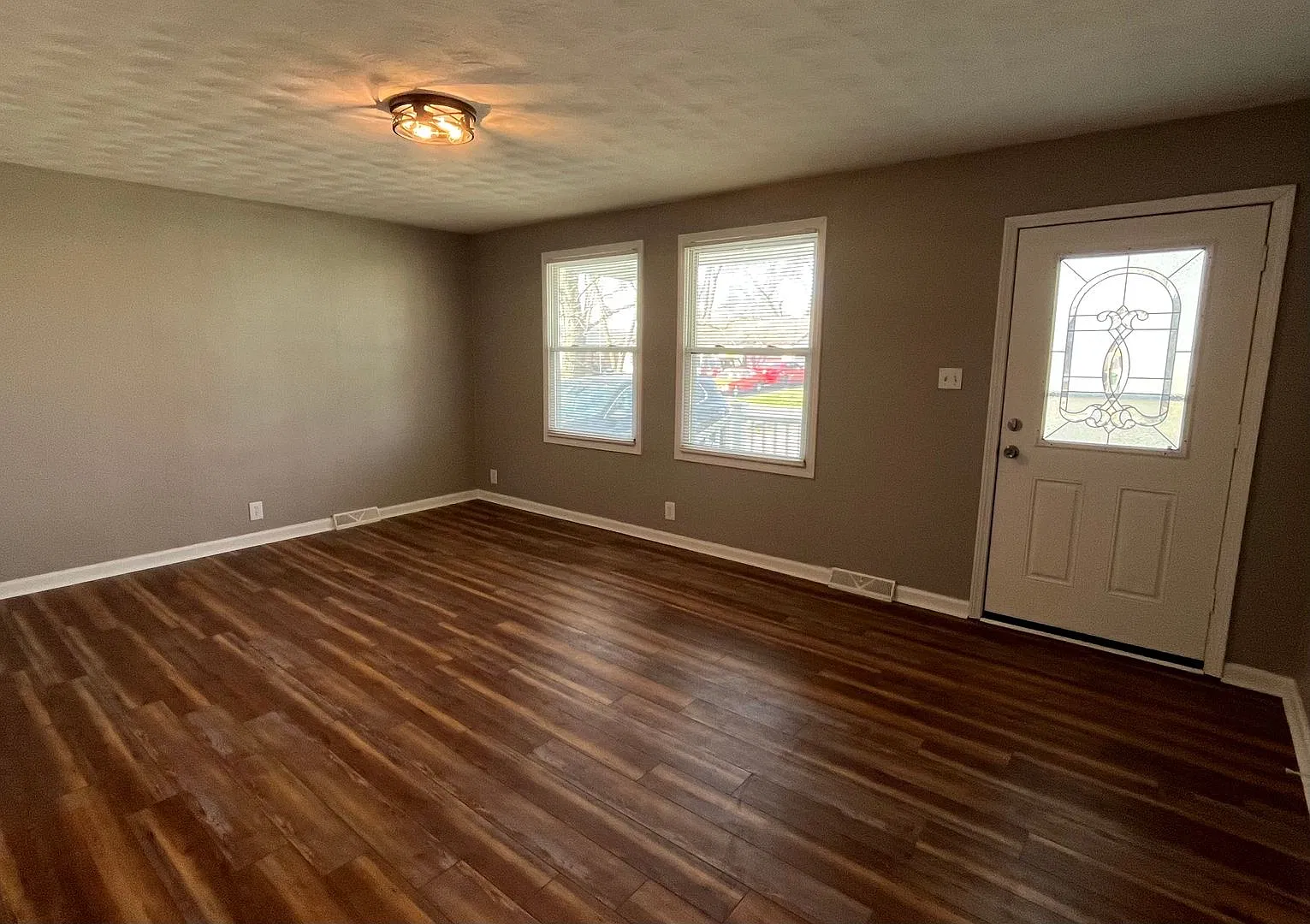 3 bedroom Ranch — Photo 3