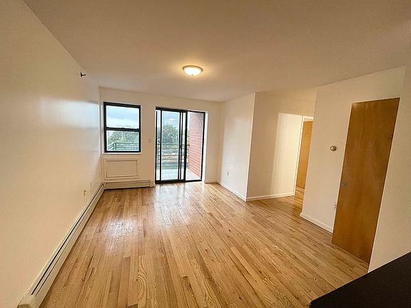2nd image of 14223 37th Ave APT 6B